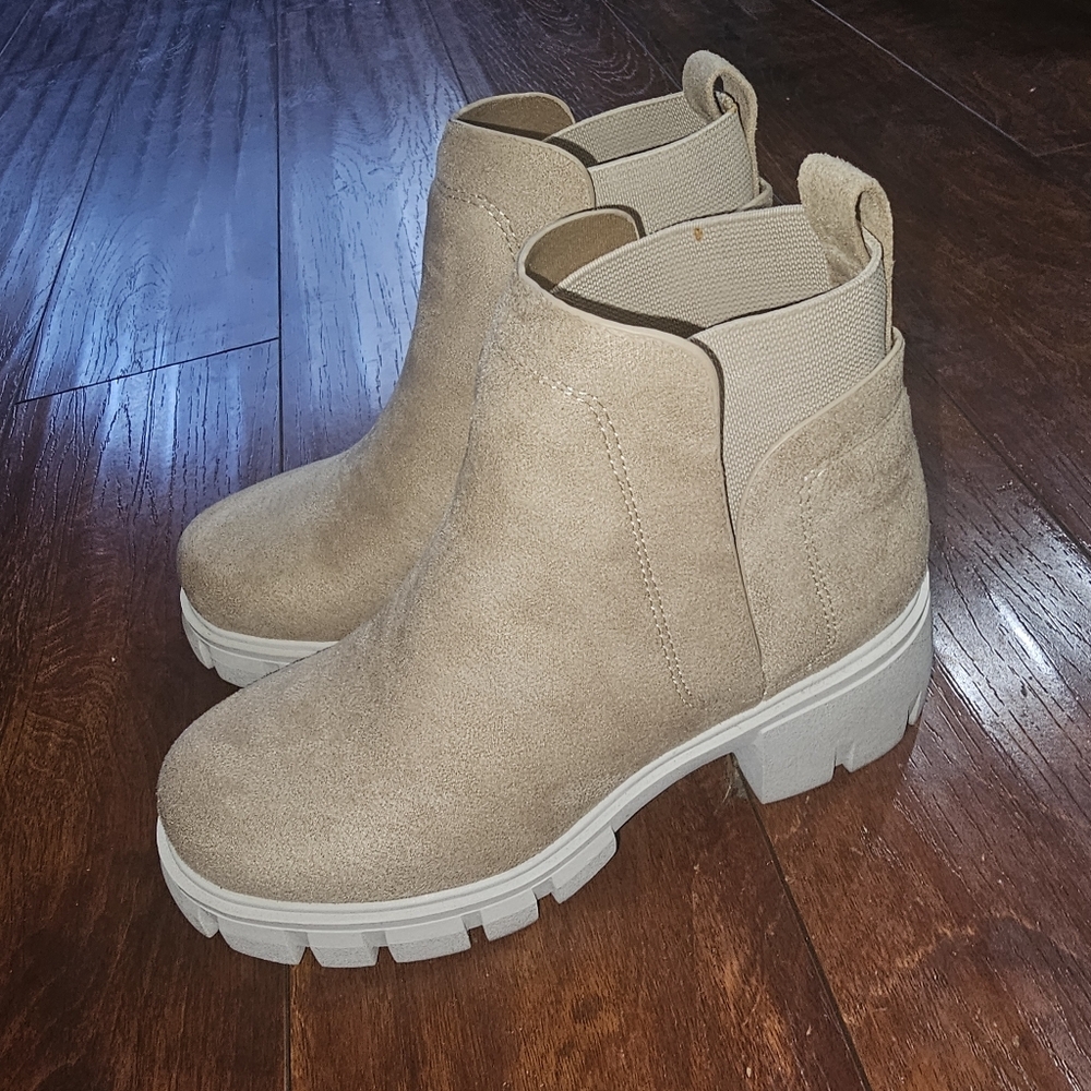 Sheln Faux Suede Ankle Boots with Chunky Heel and Lug Sole-Taupe, Size 5.5 - Picture 3 of 5